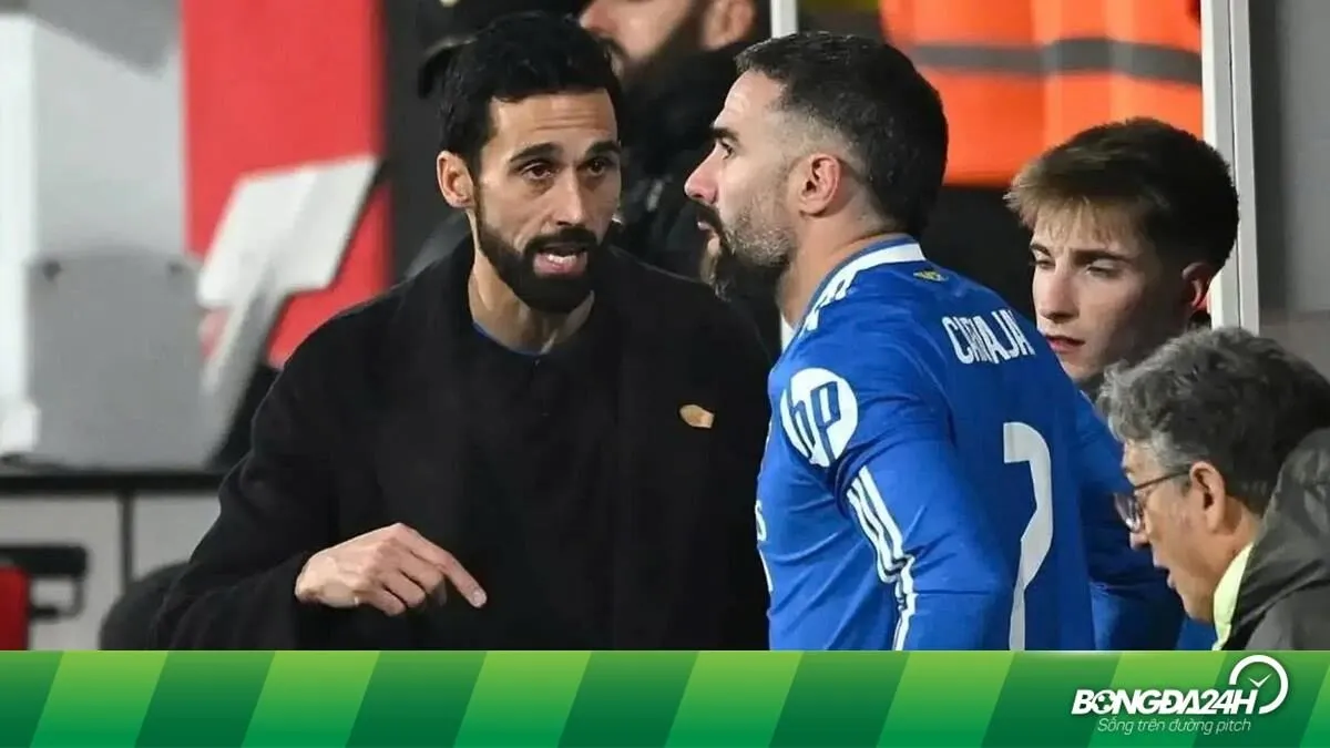 HLV Arbeloa Làm Rõ Tin Đồn Hiềm Khích Với Sao Real Madrid