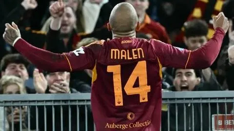 Malen lập hat-trick